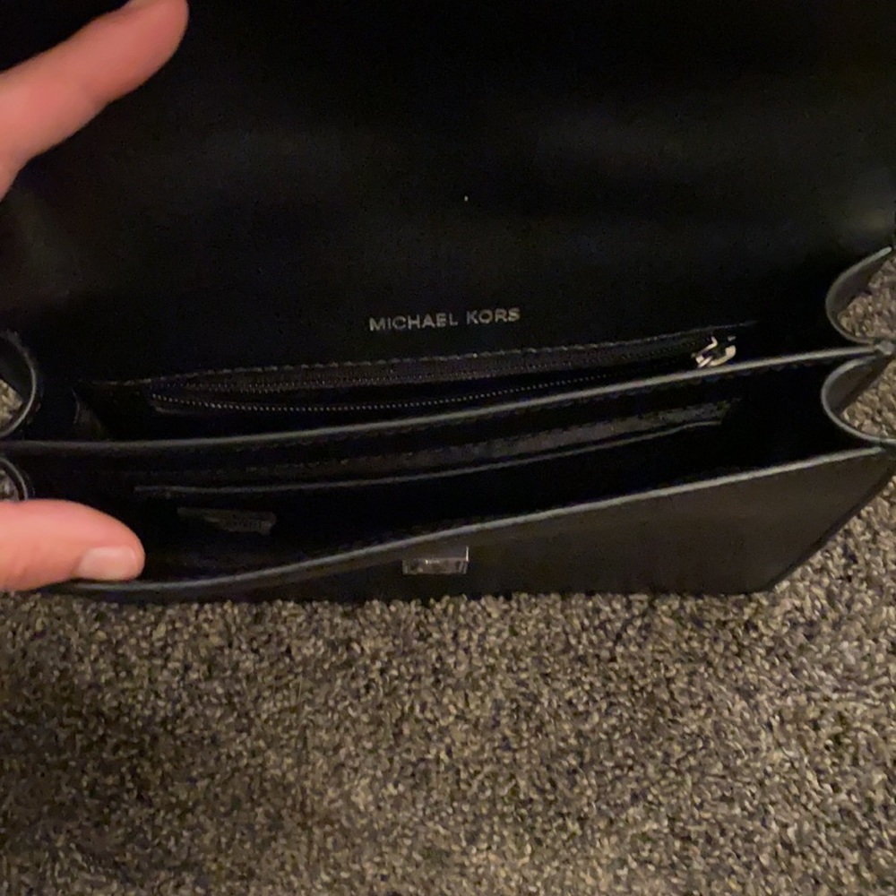 Micheal Kors bag - Picture 3 of 4